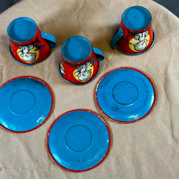 Extinct Cartoon & Mickey! Kids Play Memorabilia (Somewhat Rusty Tin Dishes!) - Picture 10 of 14